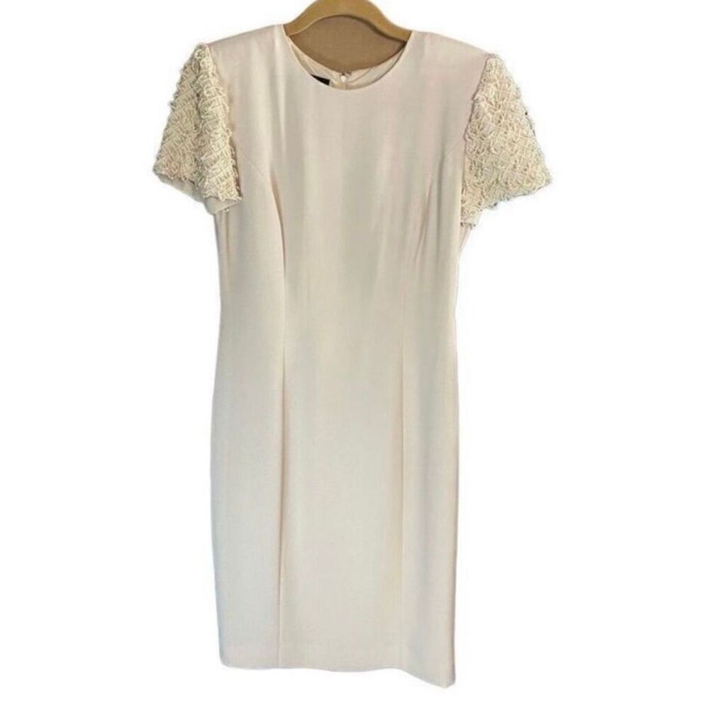 Donna Morgan women’s ivory pearl accent sheath dress size 6